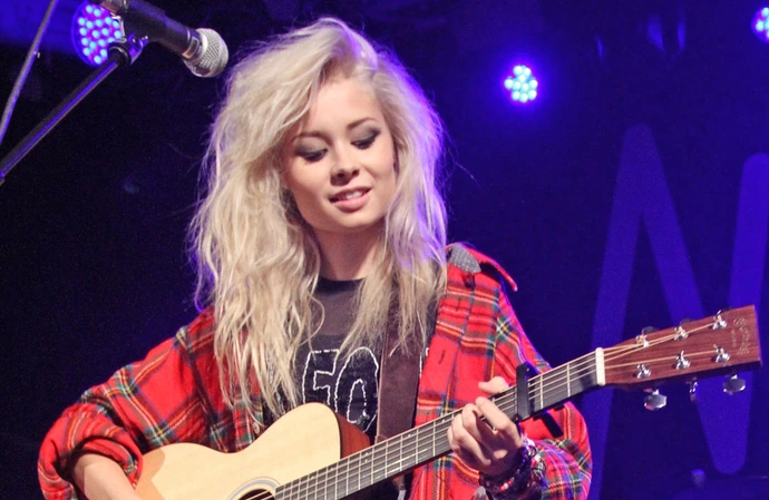 Nina Nesbitt 