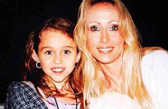 Miley Cyrus’ mum used to make her wear 250 hair extensions