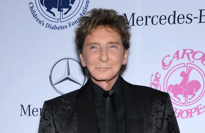 Barry Manilow has admitted he barely eats