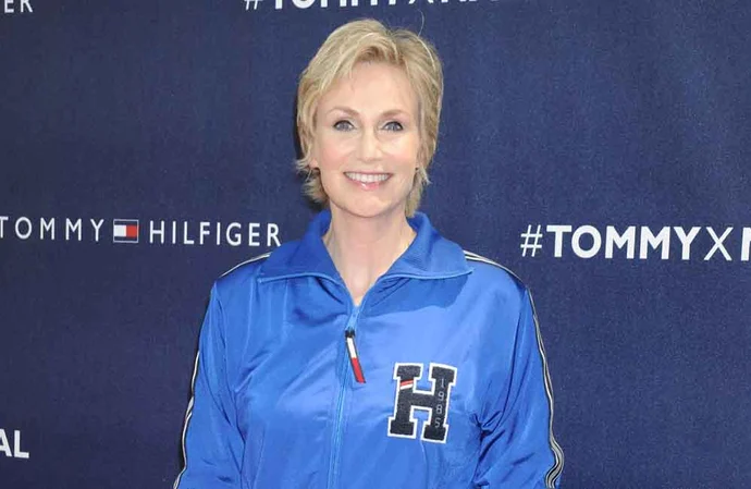 Jane Lynch – 6ft