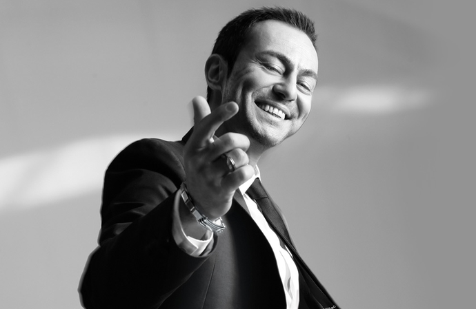Serdar Ortaç'tan gelen acı haber sevenlerini üzdü!