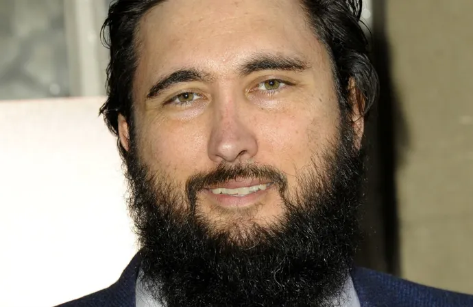 Julius Avery will direct Crush