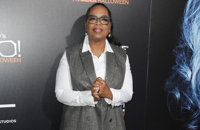 Oprah Winfrey is at the centre of a row after a journalist told her $100 was too much to spend on a Christmas present