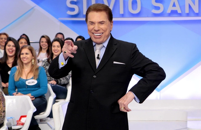 Cíntia Abravanel, filha de Silvio Santos, comentou sobre o afastamento de seu pai dos holofotes no último ano.