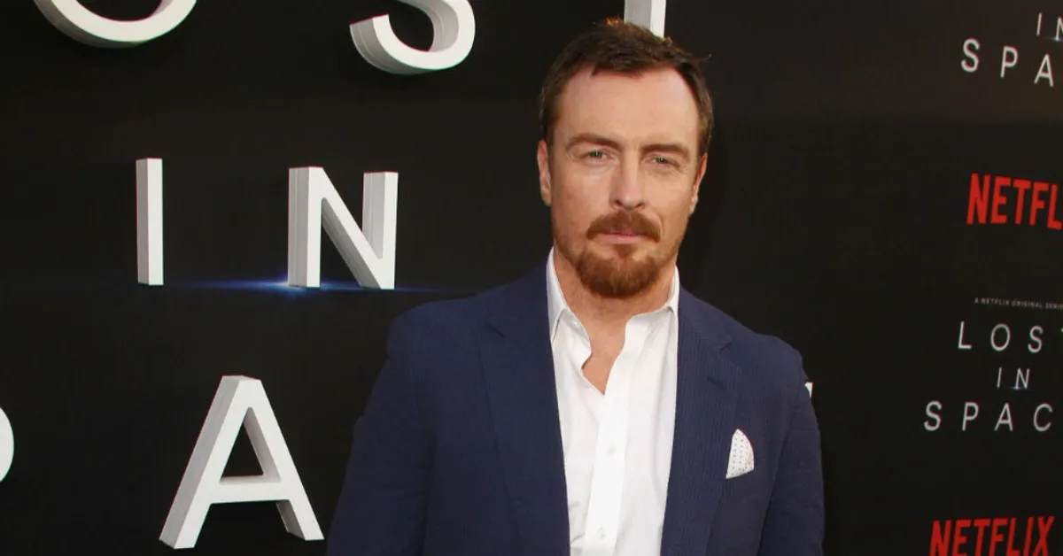 Toby Stephens Berhenti Minum Alkohol Setelah Sang Ayah Meninggal karena Sirosis Hati