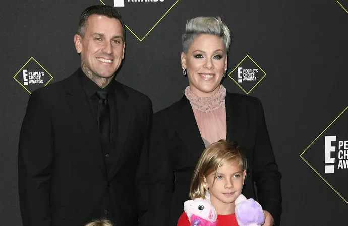 Carey Hart y Pink con sus hijos Willow y Jameson