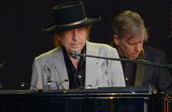 Bob Dylan has paid tribute to Robbie Robertson
