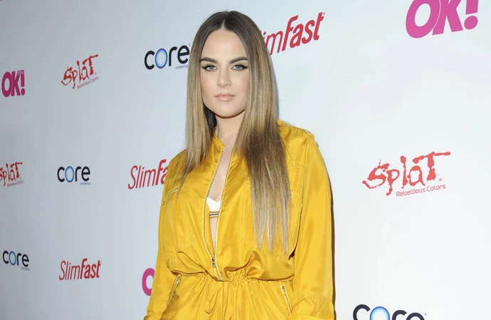 La cantante de 33 años -cuyo verdadero nombre es Joanna Levesque- publicó 'Over the Influence' a principios de este año, y la respuesta del público en los últimos meses la ha entusiasmado.