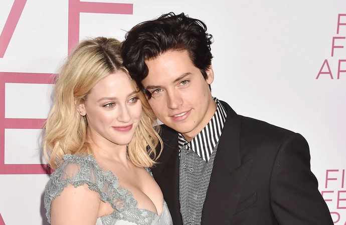 Lili Reinhart y Cole Sprouse