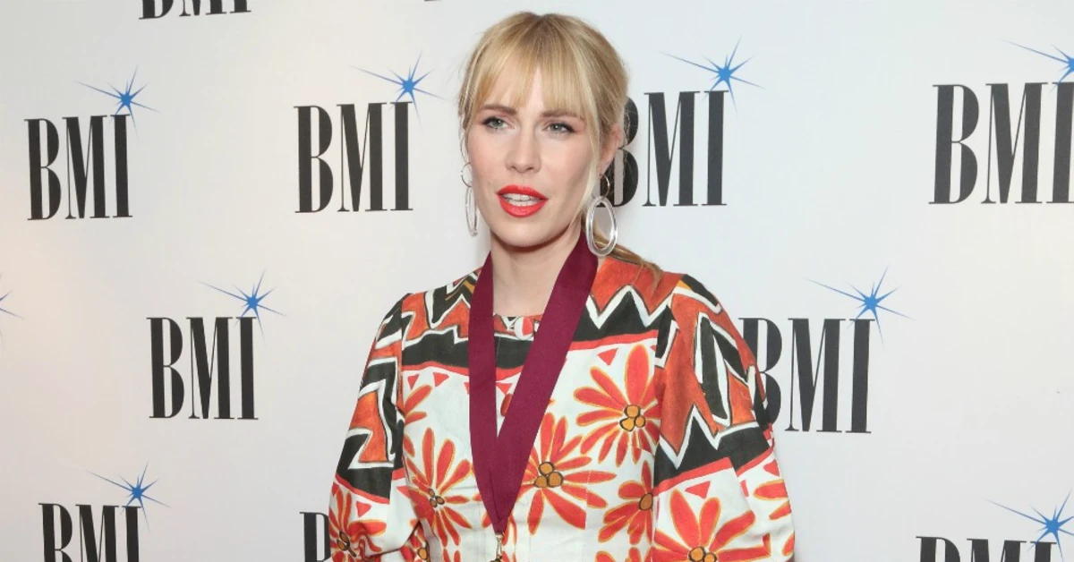不成文的歌手娜塔莎·貝丁菲爾德（Natasha Bedingfield）說，她“喜歡”聽到粉絲的積極反饋
