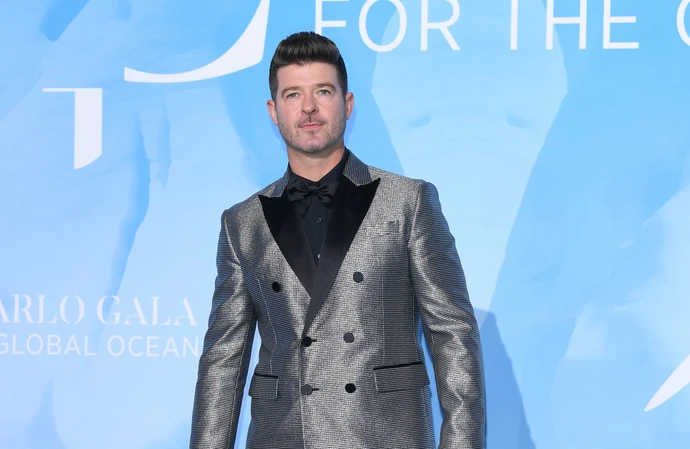 Robin Thicke: Blurred Lines (2013) 