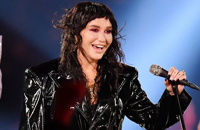Kesha removed Diddy's name during her live performance of 'TikTok'