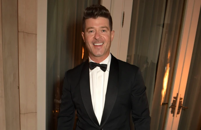 Robin Thicke finds the Santa Claus conversation stressful