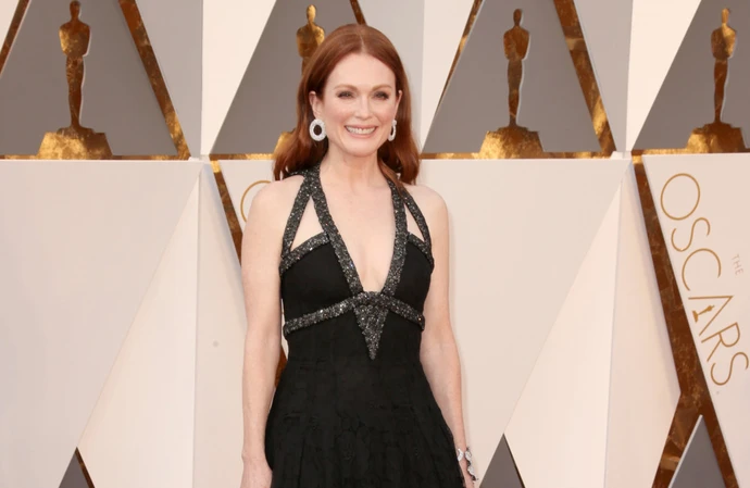 Julianne Moore was told to 'look prettier'