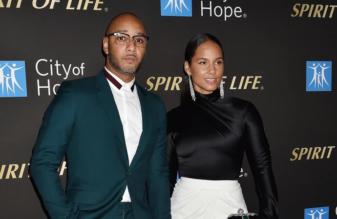 Alicia Keys’ husband insists there is no ‘negative vibes’ over the singer and Usher’s intimate halftime Super Bowl performance