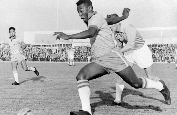 Es el futbolista más joven en marcar en un Mundial
