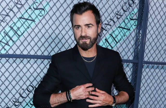 Justin Theroux chooses to stay tight lipped