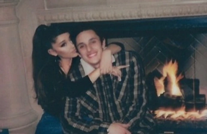 Ariana Grande y Jai Brooks

