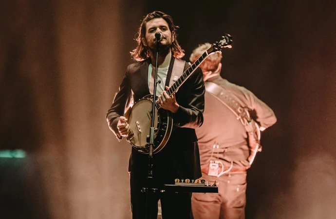 Winston Marshall to wed again