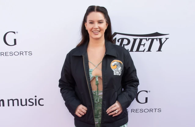Lana Del Rey reveals LP was stolen