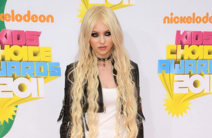 Taylor Momsen is learning to tone down her eye makeup