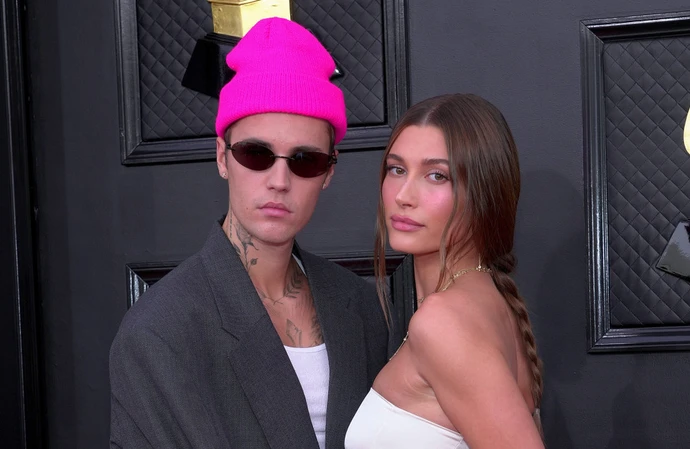 Justin Bieber y Hailey Baldwin en una foto de archivo