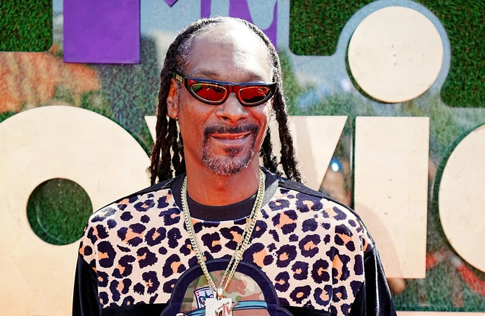 Snoop  Dogg had a pet cockroach