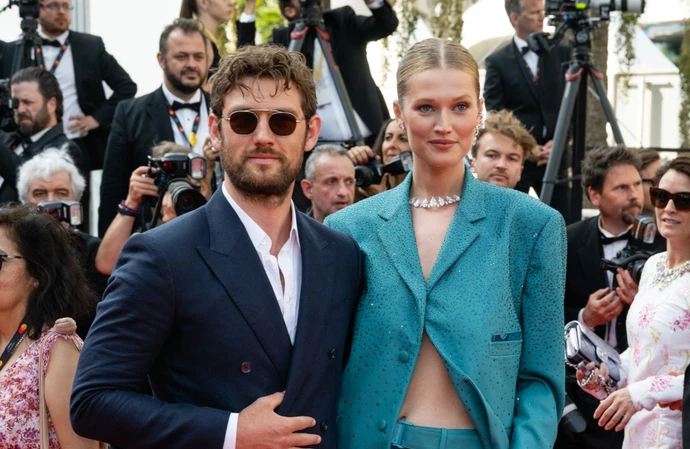 Alex Pettyfer and Toni Garrn have split