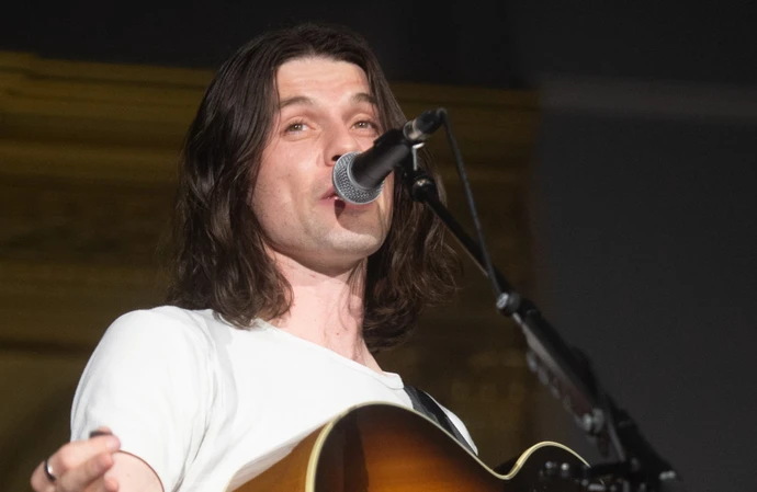 James Bay goes to war with his guitar and still has blood stains as evidence