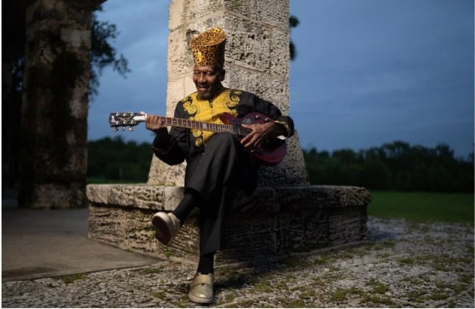 Jimmy Cliff has released the new single 'Refugees'