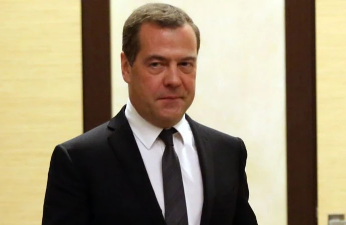 Dmitry Medvedev says an attempt to arrest Putin would be a declaration of war on Russia