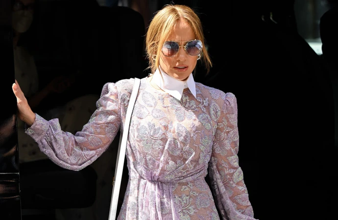 Jennifer Lopez loves wearing sunglasses