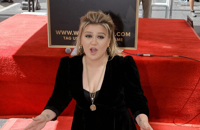 Kelly Clarkson wants to write with Mariah Carey