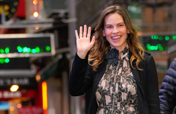 Hilary Swank to take on the role of an injured pilot