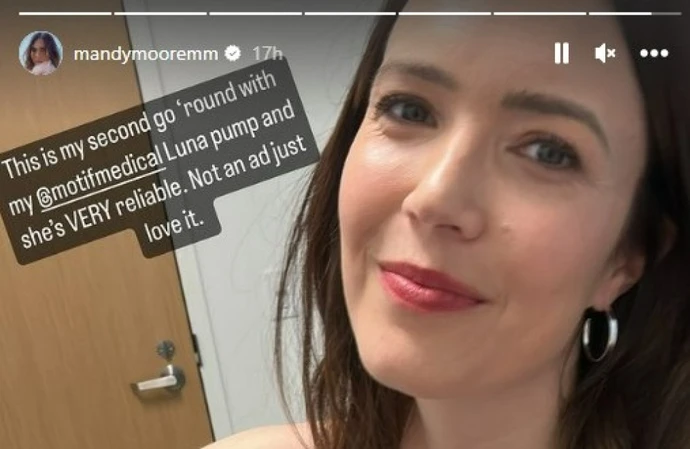 Mandy Moore uses a breast pump backstage on This Is Us
(C) Mandy Moore/Instagram