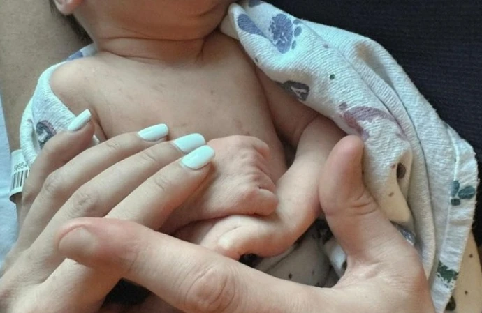 Heather Rae and Tarek's baby (c) Instagram