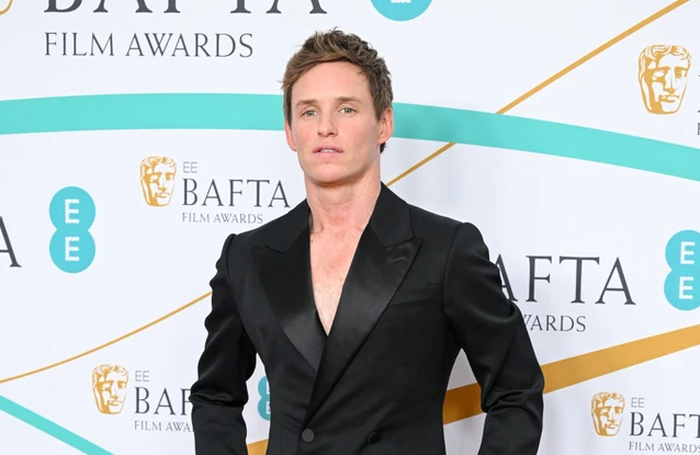 Eddie Redmayne has opened up about the boozy audience encounters during his Broadway production of Cabaret