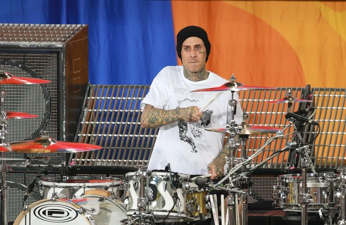 Travis Barker was involved in a plane crash in 2008