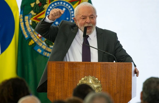 Lula chora ao relembrar desejo de vingança na prisão