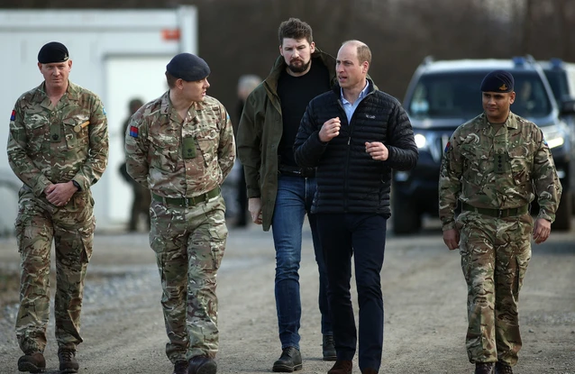 Príncipe William faz visita surpresa à Polônia para 'olhar nos olhos' das tropas em apoio à Ucrânia