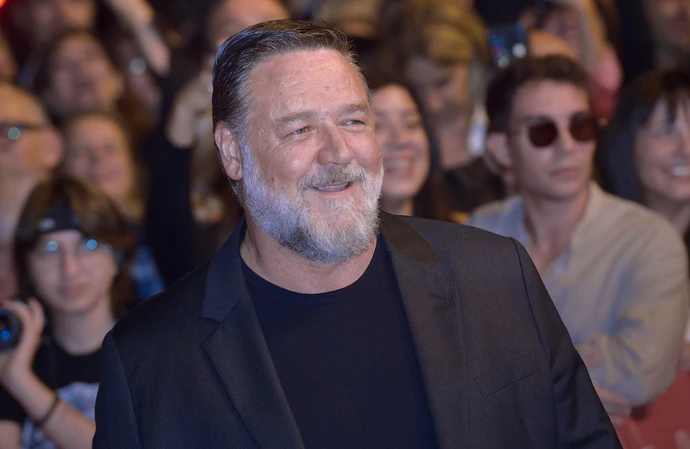 Russell Crowe is fuming over an advert which features an AI version of him promoting a property company