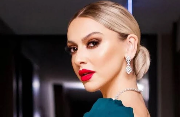 Hadise ve Reza Zarrab arasında olduğu iddia edilen mesajları yayınlayan gazeteciye 9 yıla kadar hapis istenebilir.