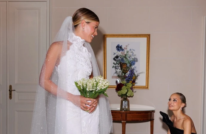 Sofia Richie and her sister Nicole shared a sweet moment at her wedding