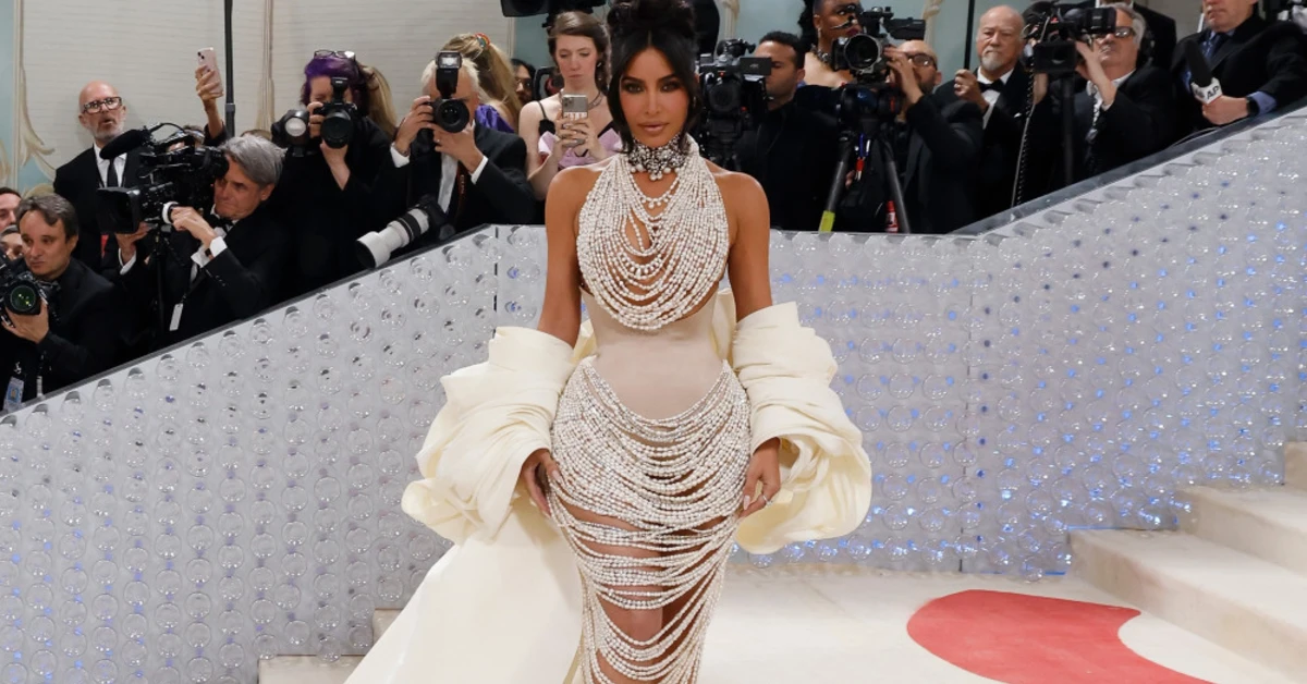 Kim Kardashian wraps her gifts in SKIMS cotton fabric