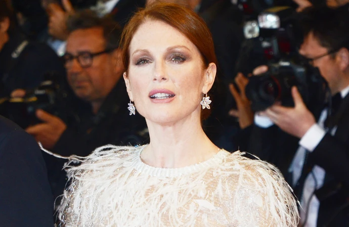 Julianne Moore has created a classic white shirt