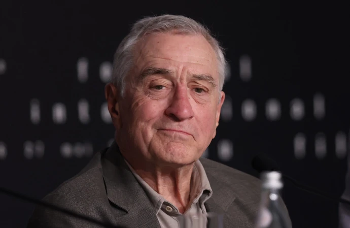 Robert De Niro is hoping to spend Father's Day with all seven of his kids
