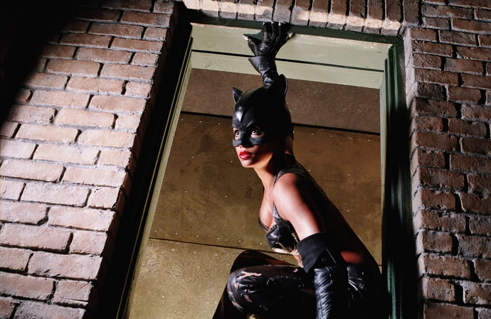 Halle Berry: Catwoman (2004)  