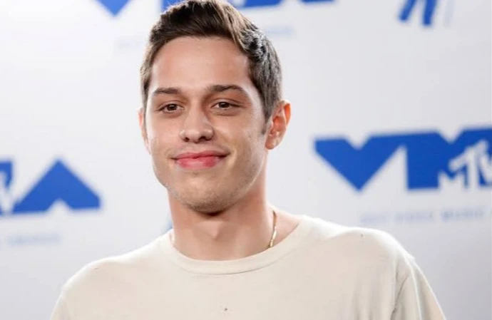 Pete Davidson addressed the conflict in the Middle East in his 'Saturday Night Live' opening monologue