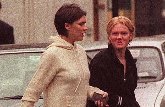 Victoria Beckham och Louise Adams 