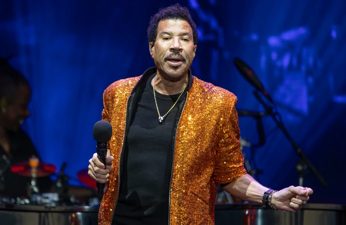 Lionel Richie makes joke after fans left frustrated by gig postponement